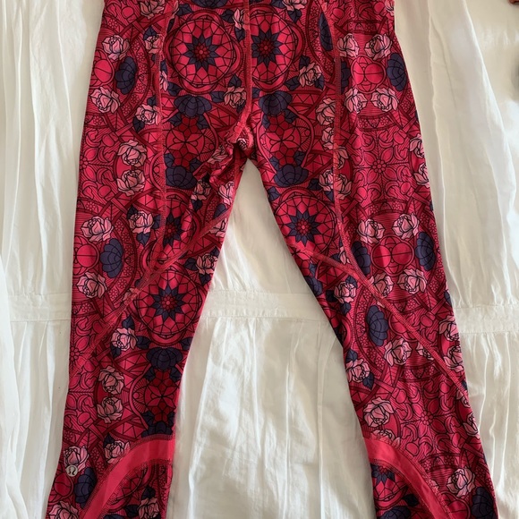 Lululemon Swift Speed Crop size 6 - Picture 2 of 3